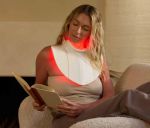 Thiết bị chăm sóc da cổ và ngực Therabody Neck & Chest LED