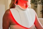 Thiết bị chăm sóc da cổ và ngực Therabody Neck & Chest LED