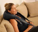 Máy massage cổ và lưng trên Therabody ThermNeck & Upper Back